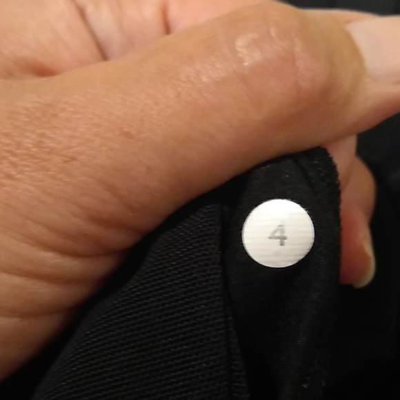 Lululemon Black Tank Top. Size 4 - Picture 7 of 8